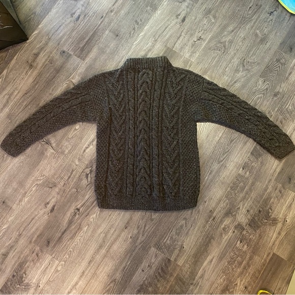 Buffalo Imports Trading Co wool cable knit sweater Athabasca AB. Canada handmade - Picture 8 of 15